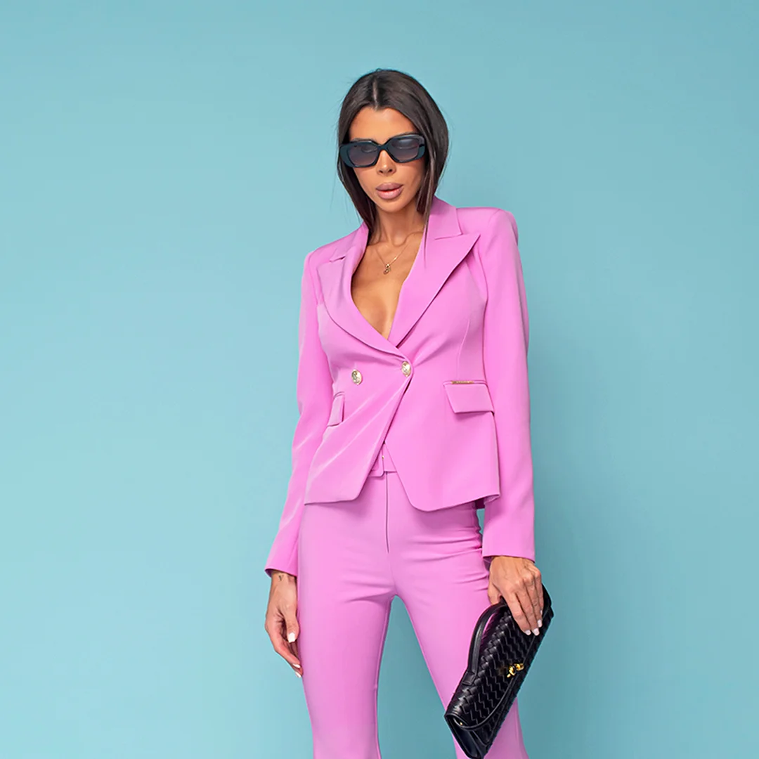 Вталено сако с две копчета