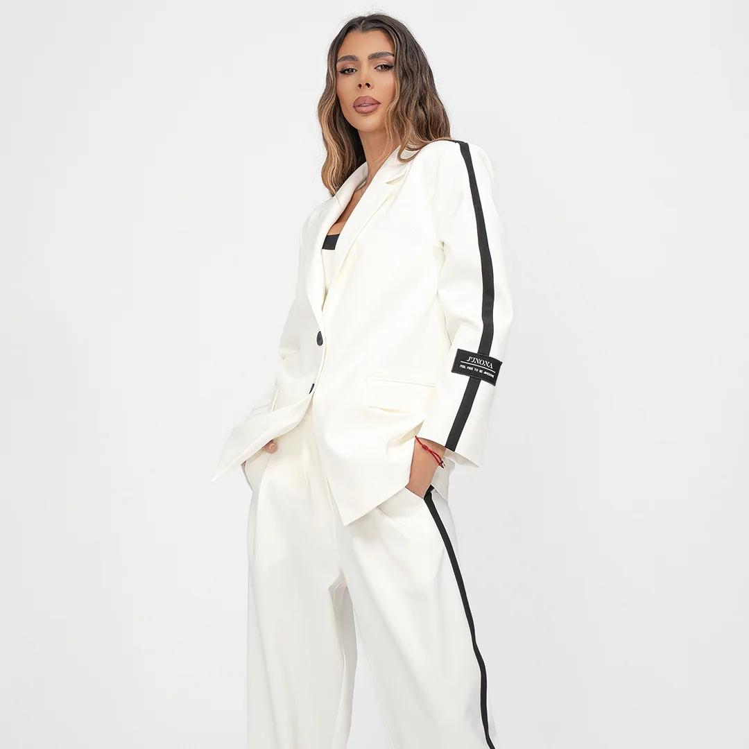 Оувърсайз сако с кант Junona