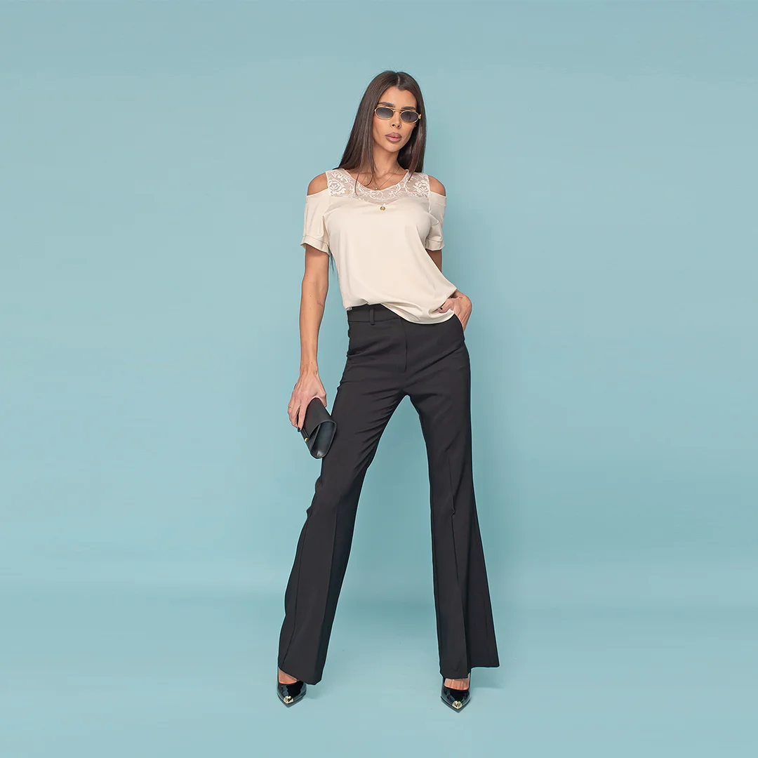 Панталон с разкроени крачоли