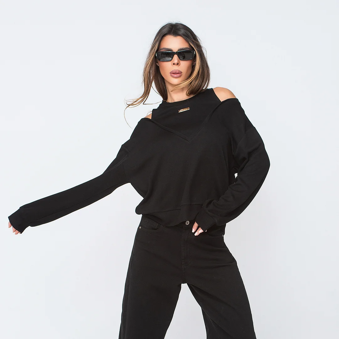 Рипсена блуза с голи рамене