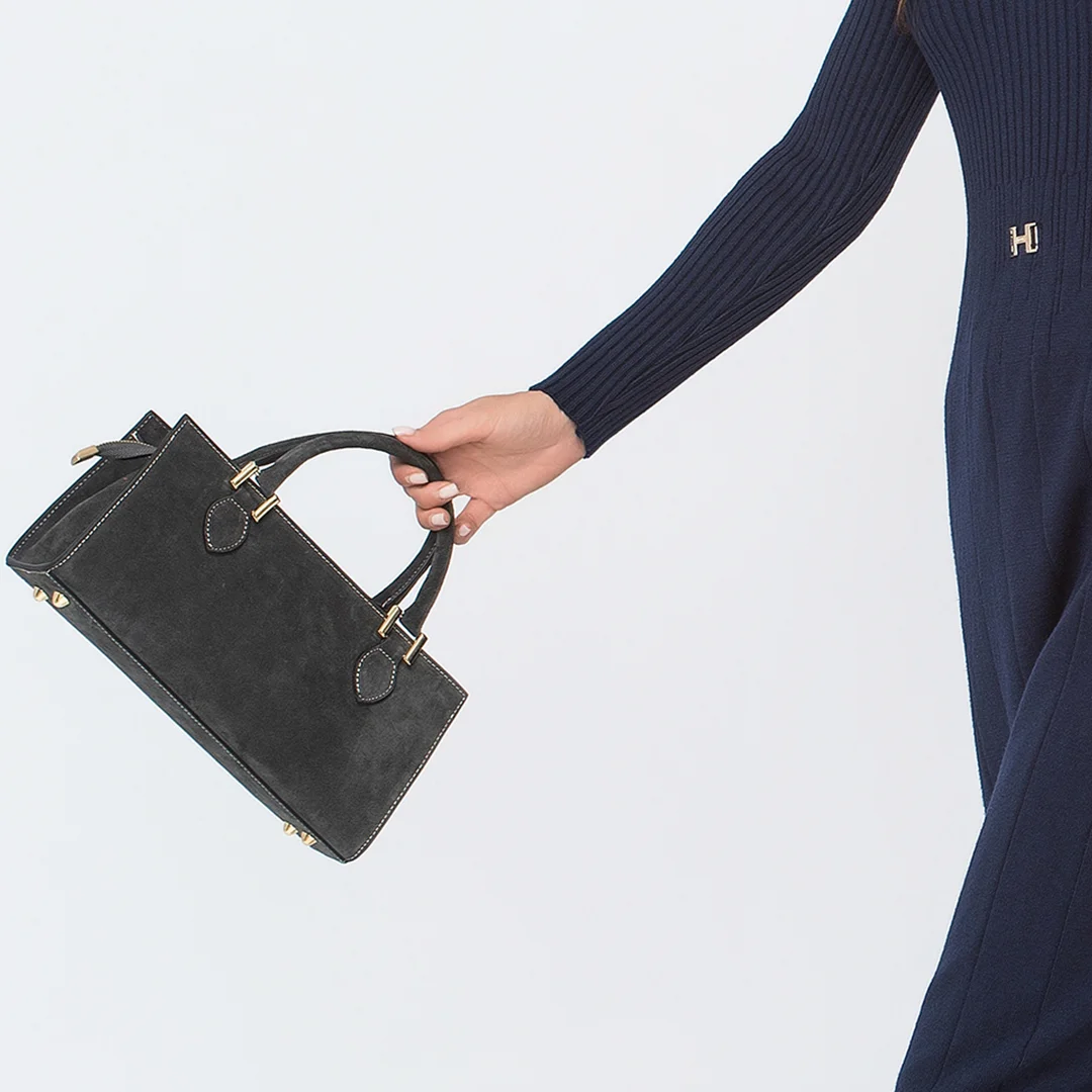 Дамска чанта от велур