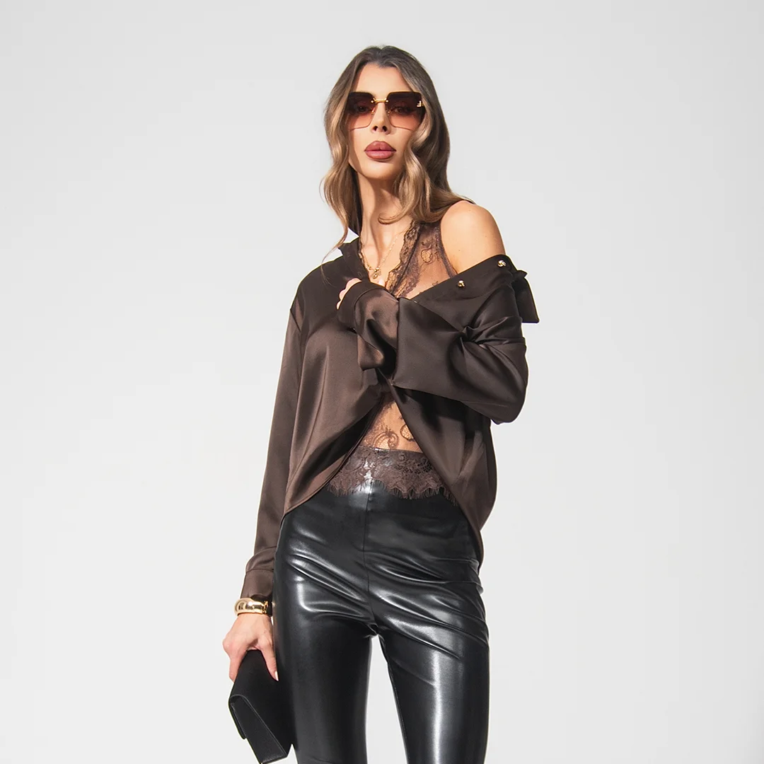 Сатенирана риза с възел